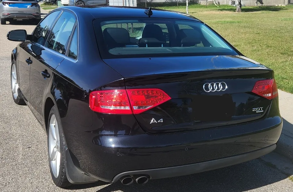 Audi A4 2012 photo 2