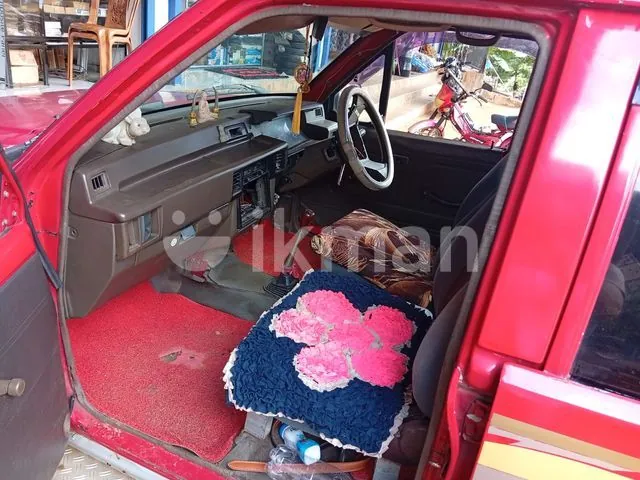 Mitsubishi L200 1990 photo 3