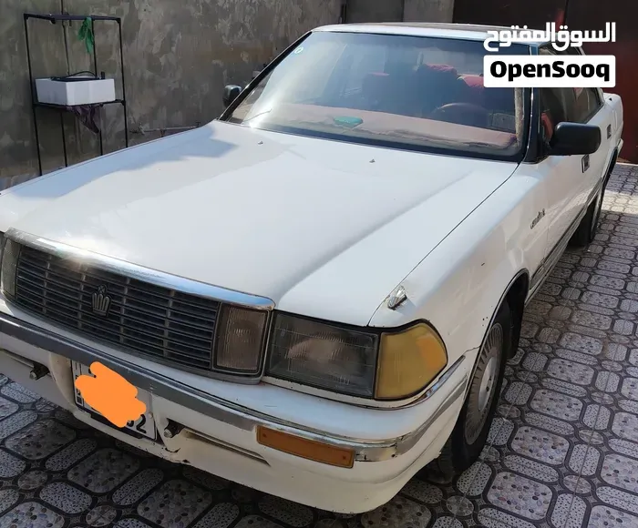 Toyota Crown 1991 photo 2