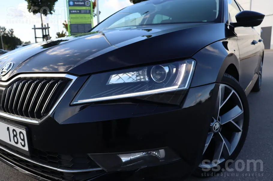 Skoda Superb 2018 photo 2
