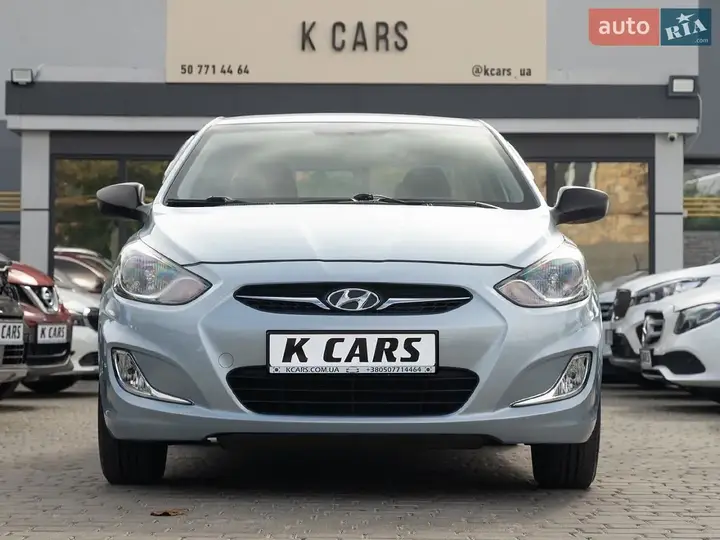 Hyundai Accent 2011 photo 3