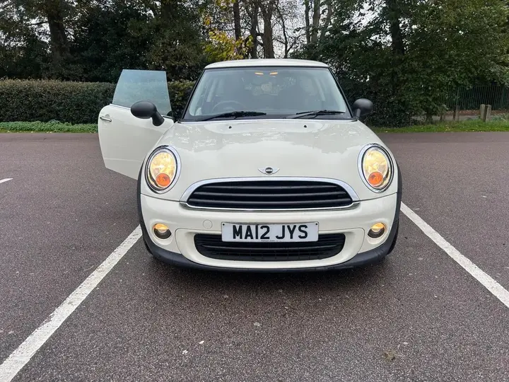 Mini Cooper 2012 photo 2
