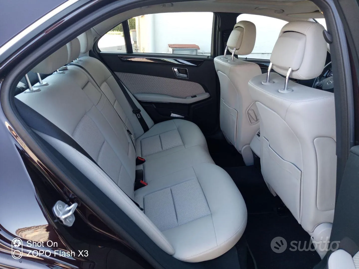 Mercedes-Benz E250 2010 photo 3