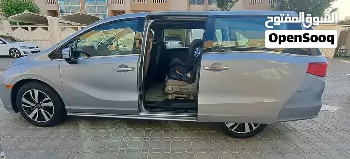 Honda Odyssey 2019 photo 2
