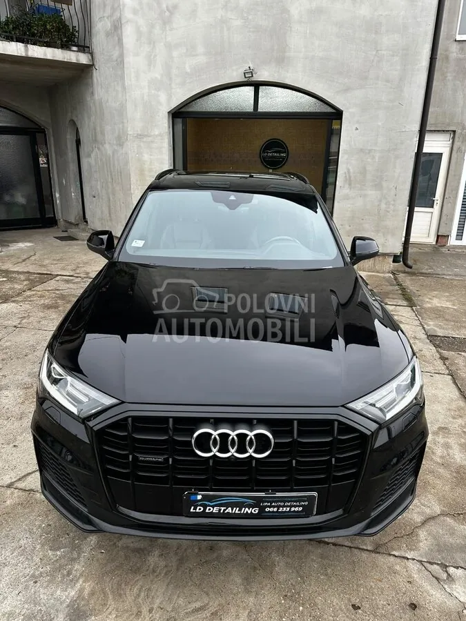 Audi Q7 2021 photo 2