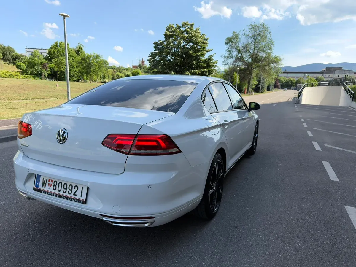 Volkswagen Passat 2019 photo 2