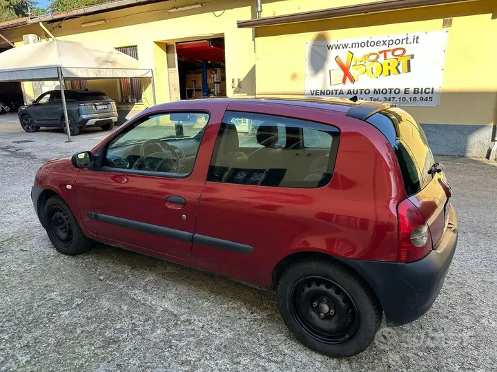 Renault Clio 2005 photo 3