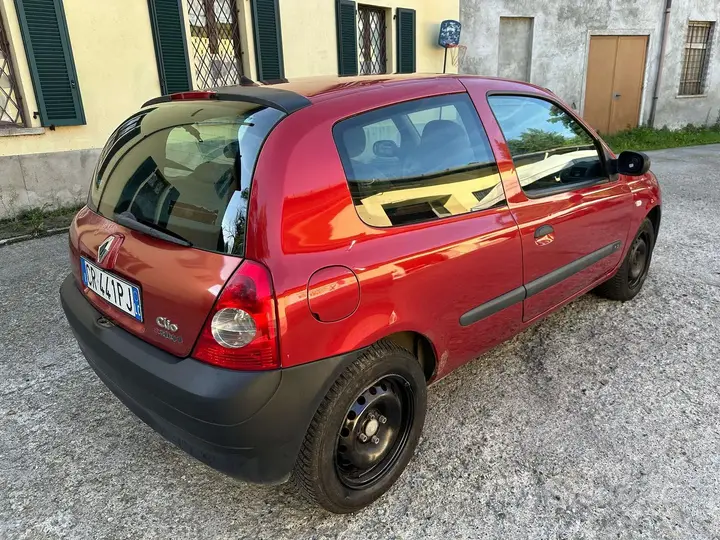 Renault Clio 2005 photo 5