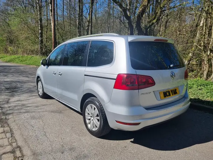 Volkswagen Sharan 2011 photo 2