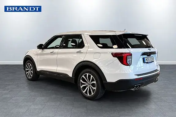 Ford Explorer 2022 photo 2