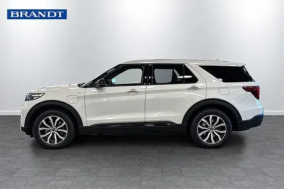 Ford Explorer 2022 photo 3