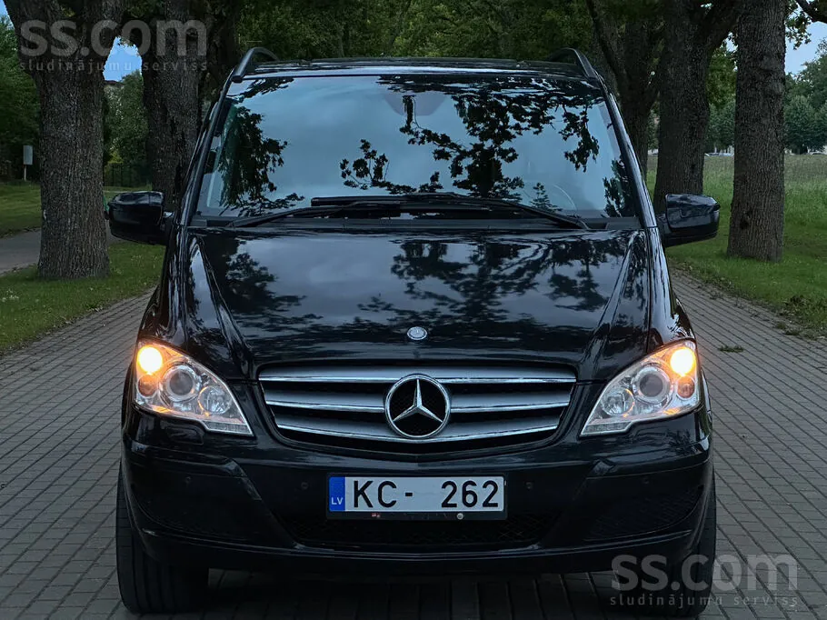 Mercedes-Benz Viano 2012 photo 2
