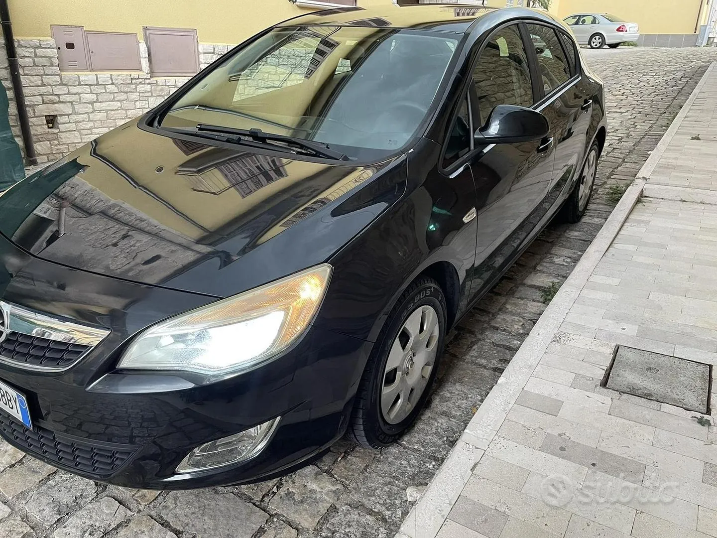 Opel Astra J 2012 photo 4
