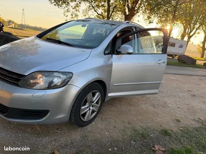 Volkswagen Golf 2009 photo 2