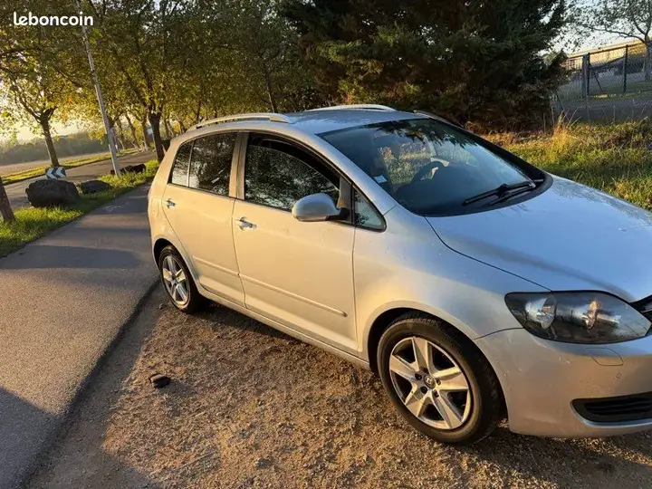 Volkswagen Golf 2009 photo 3