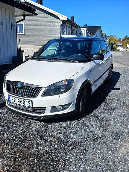 Skoda Fabia 2012 photo 3