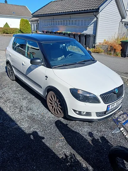 Skoda Fabia 2012 photo 4