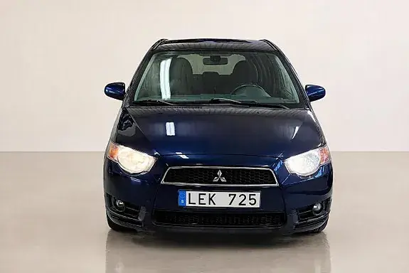 Mitsubishi Colt 2011 photo 2