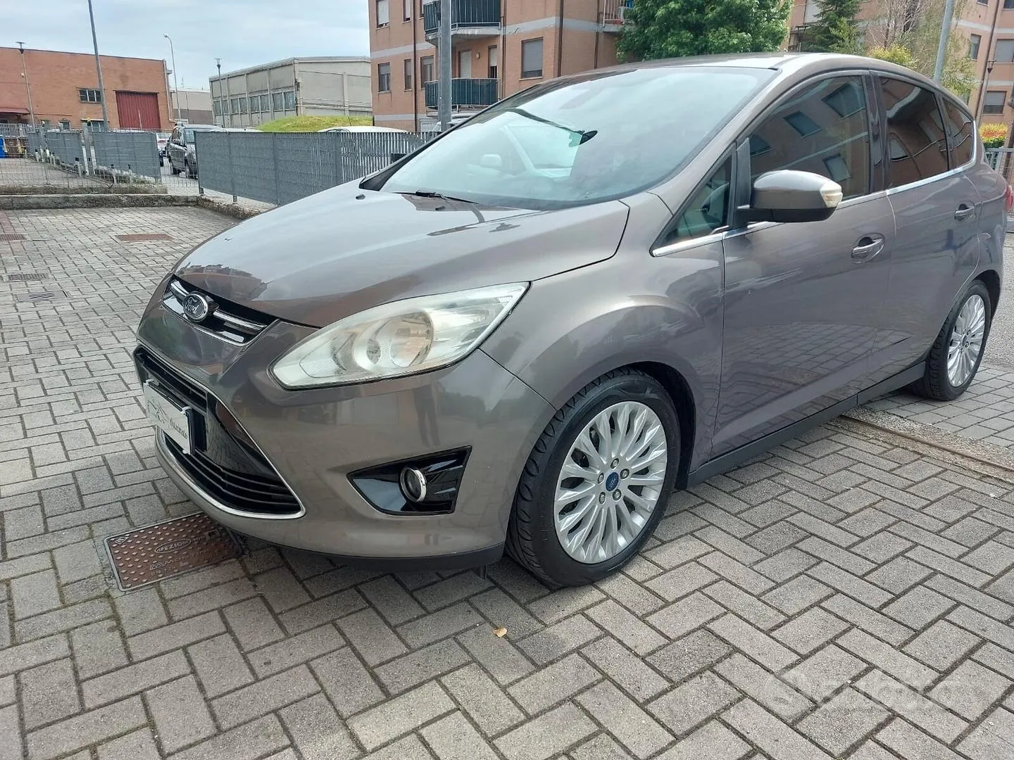 Ford C-Max 2011 photo 2