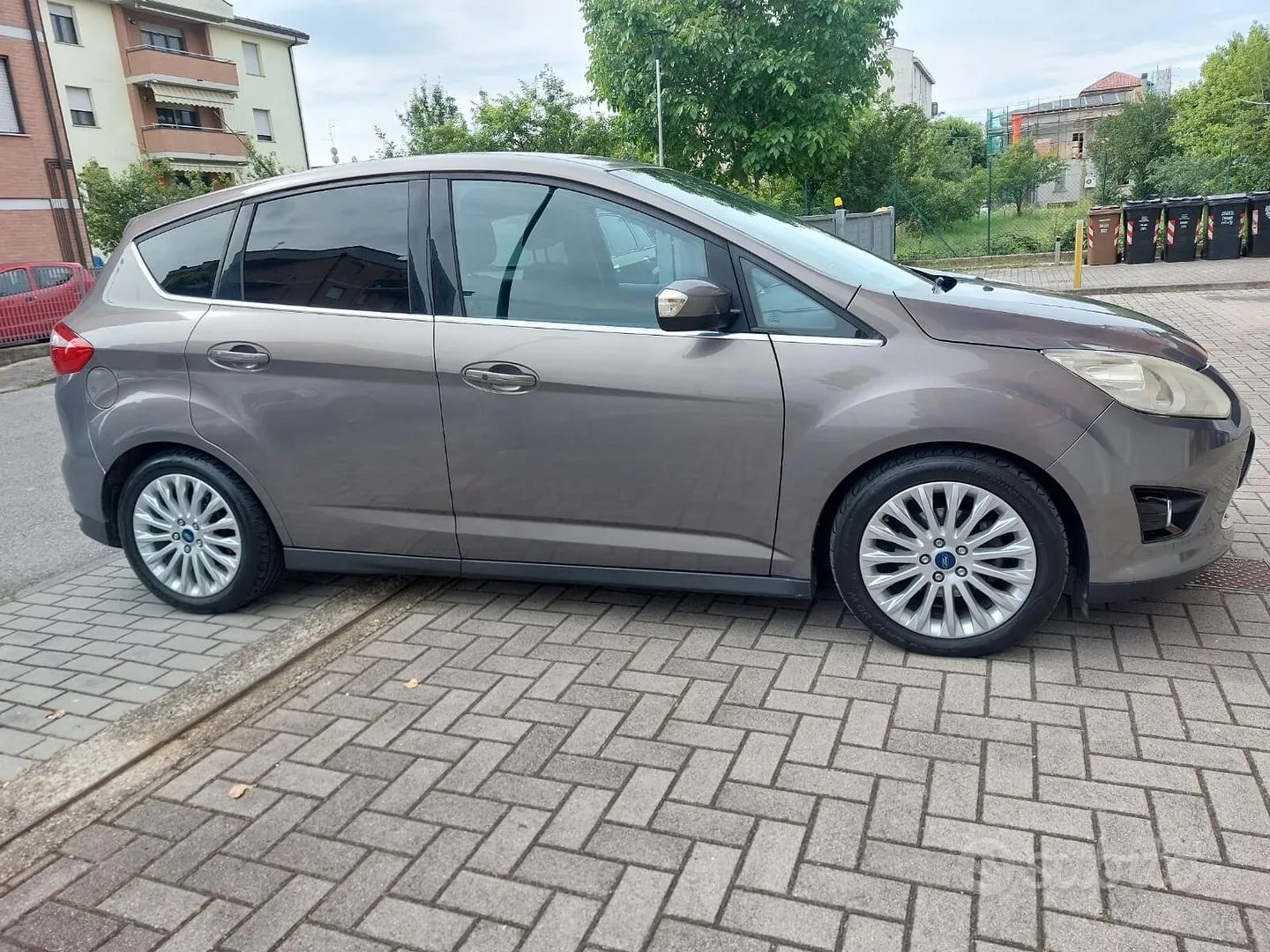 Ford C-Max 2011 photo 4