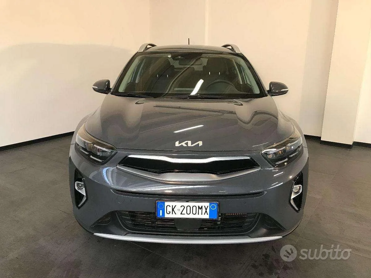 Kia Stonic 2022 photo 2