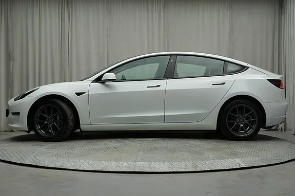 Tesla Model 3 2023 photo 3