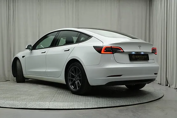 Tesla Model 3 2023 photo 5