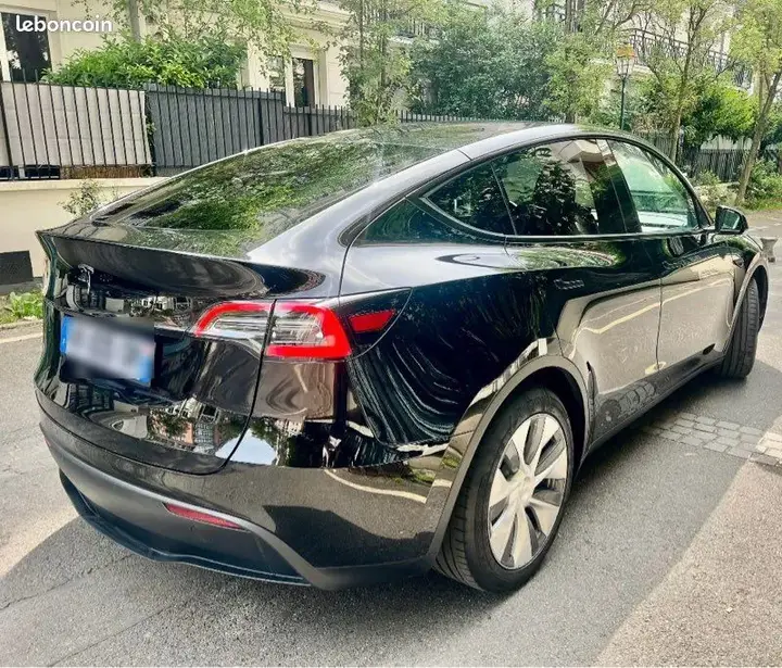 Tesla Model Y 2022 photo 2
