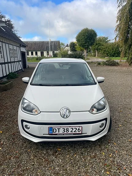 Volkswagen Up 2016 photo 2