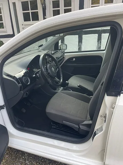 Volkswagen Up 2016 photo 5