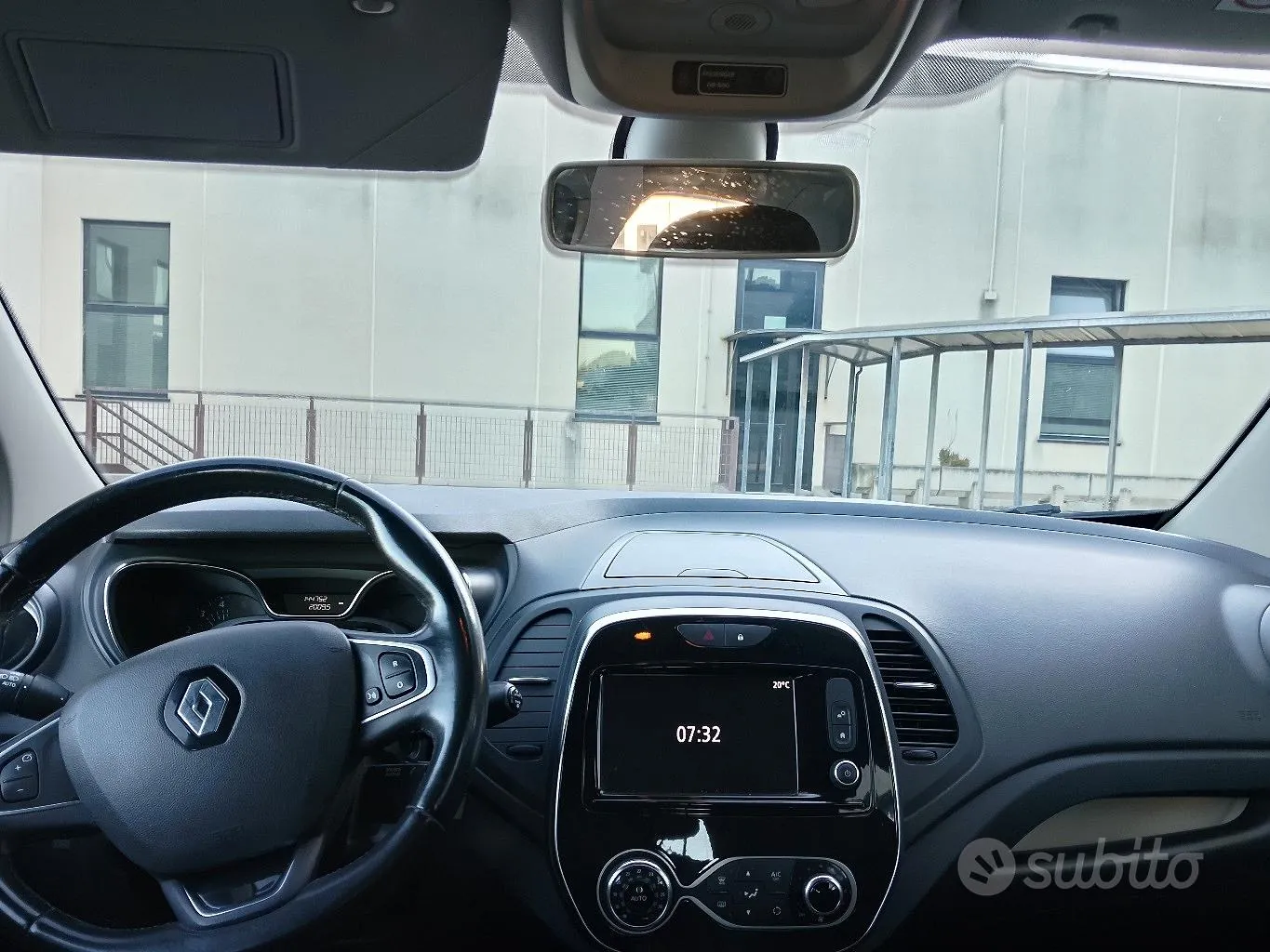 Renault Captur 2017 photo 2
