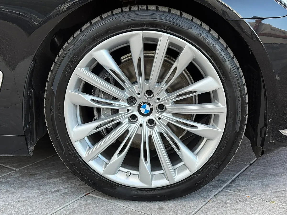 BMW 7 Series 2015 photo 3