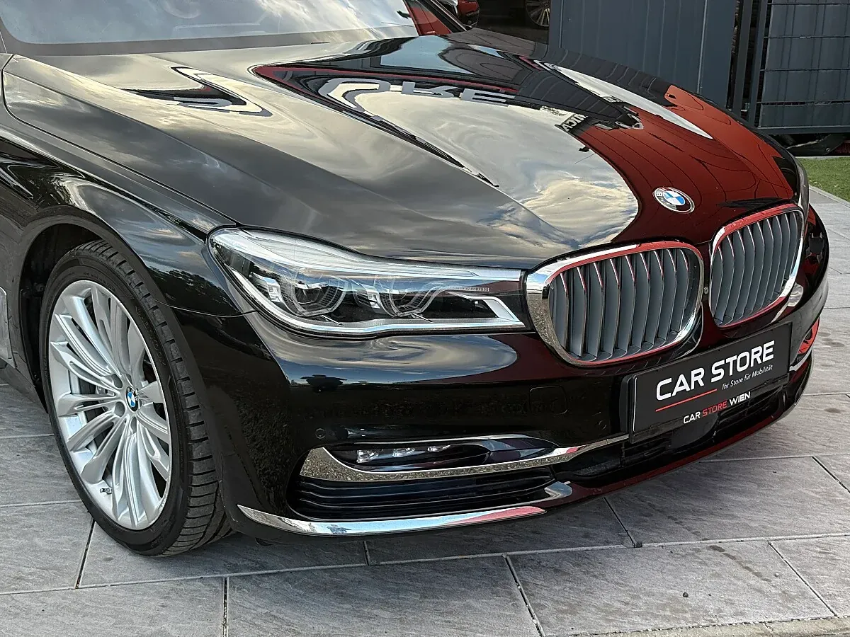 BMW 7 Series 2015 photo 2