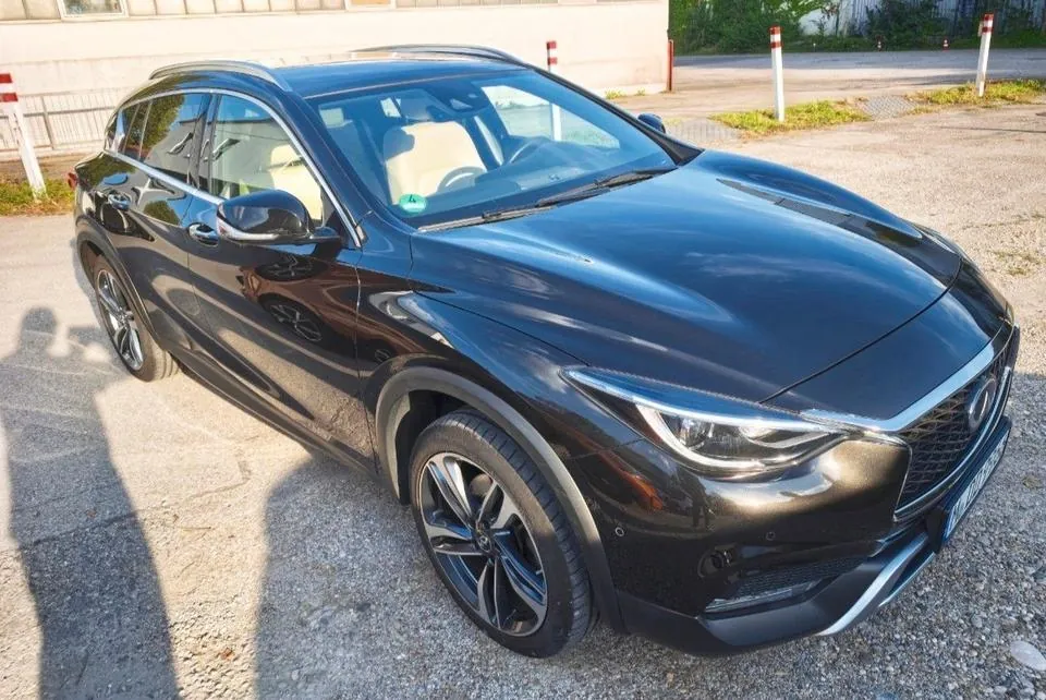 Infiniti Qx30