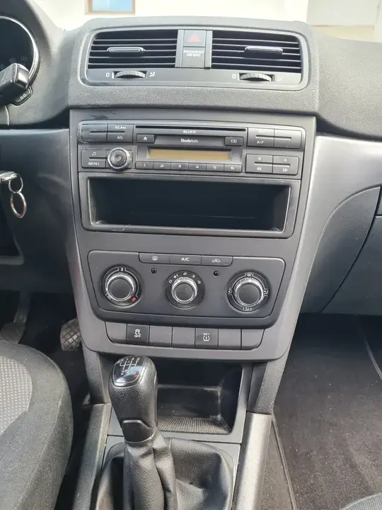 Skoda Yeti 2013 photo 3