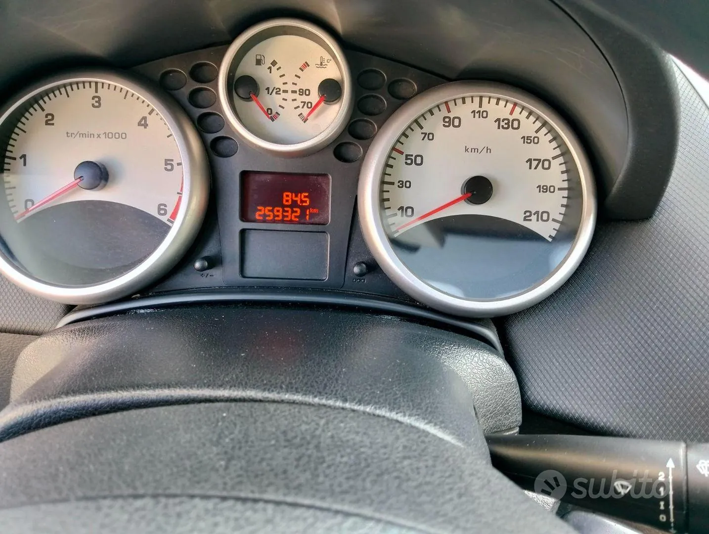 Peugeot 207 2012 photo 4