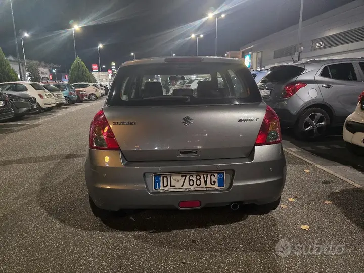 Suzuki Swift 2007 photo 3