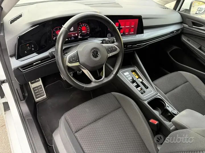 Volkswagen Golf 2022 photo 2