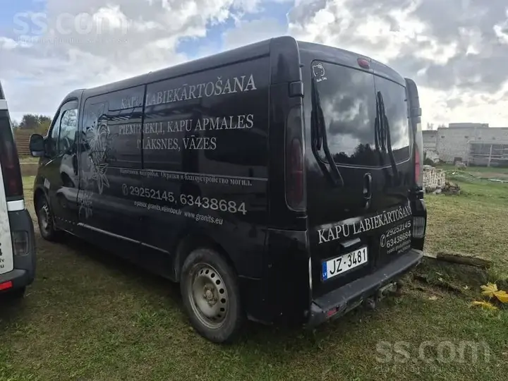 Opel Vivaro 2002 photo 2