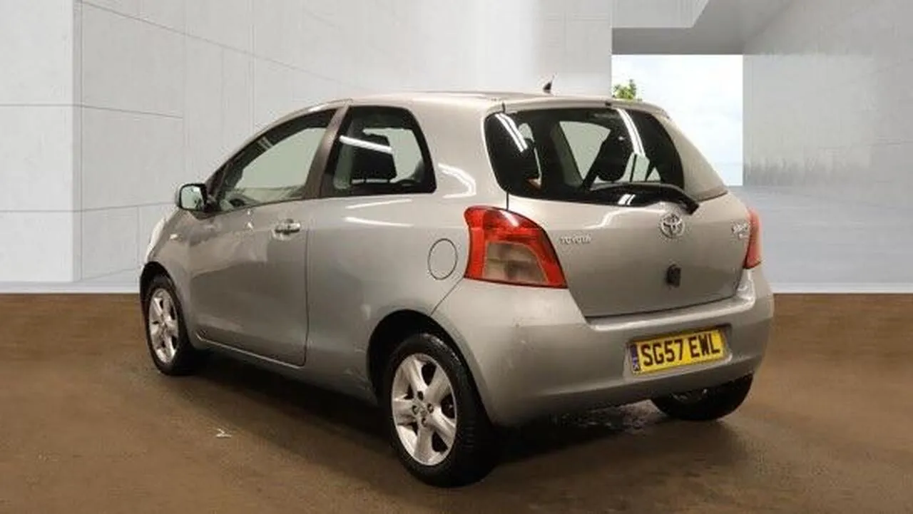 Toyota Yaris 2007 photo 4