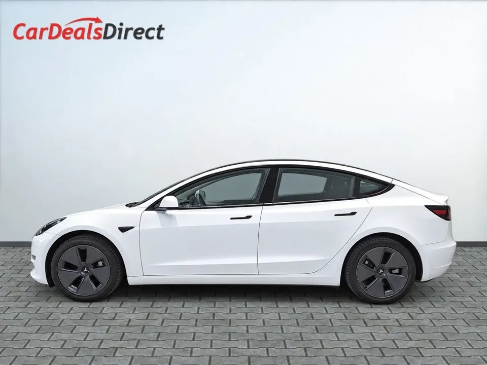 Tesla Model 3 2022 photo 3