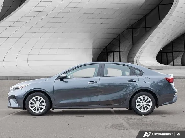 Kia Forte 2023 photo 2