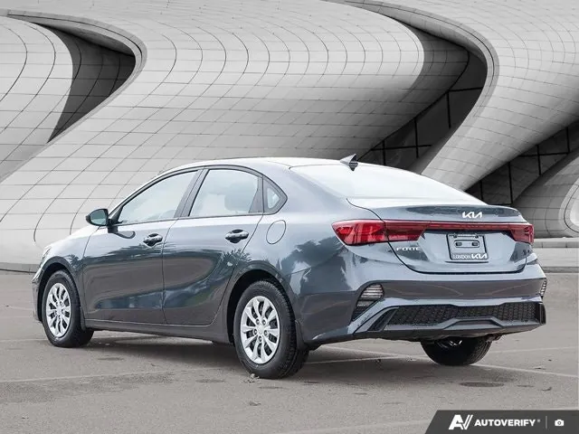 Kia Forte 2023 photo 3