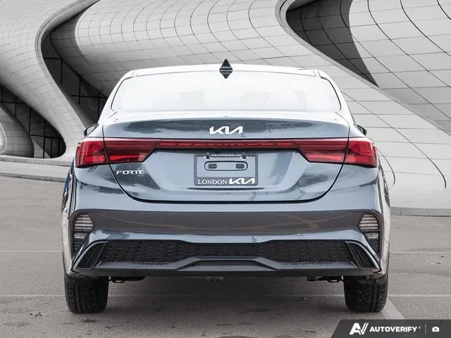 Kia Forte 2023 photo 4