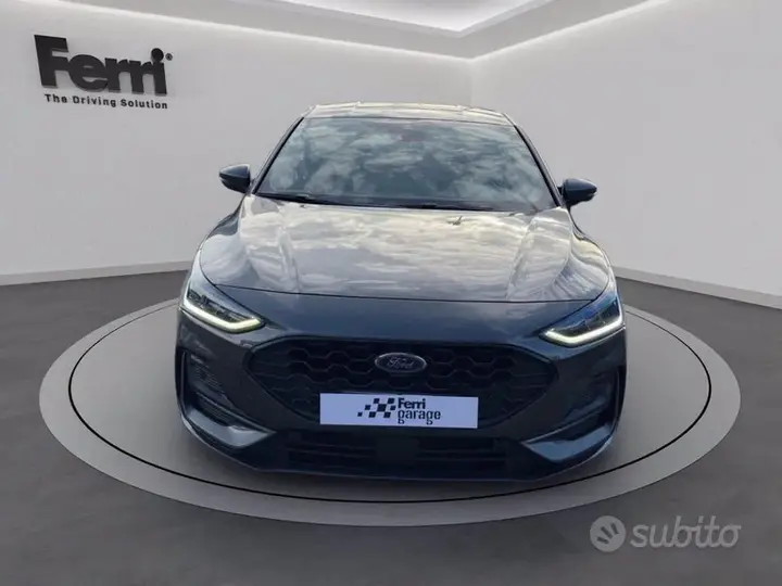 Ford Focus 2023 photo 2