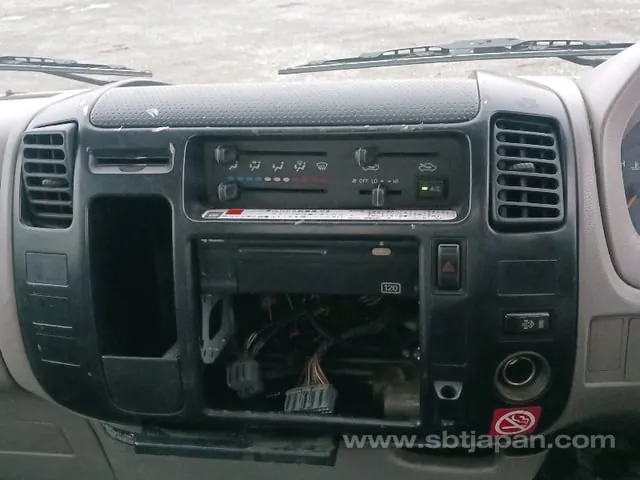 Hino Bkg-Xzu504M 2011 photo 4