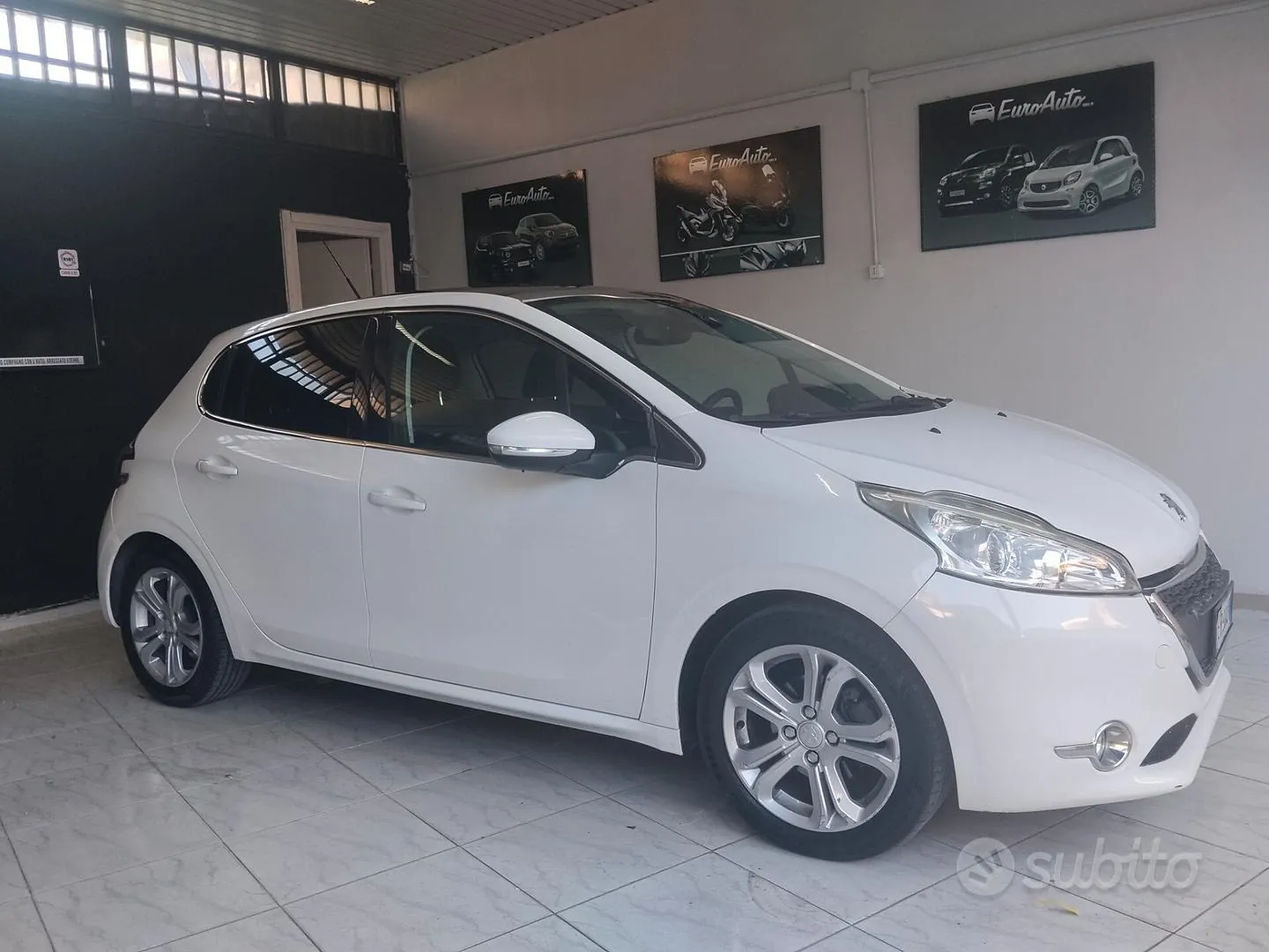 Peugeot 208 2013 photo 5