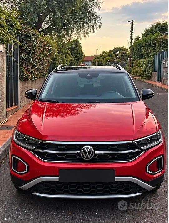 Volkswagen T-Roc 2024 photo 2