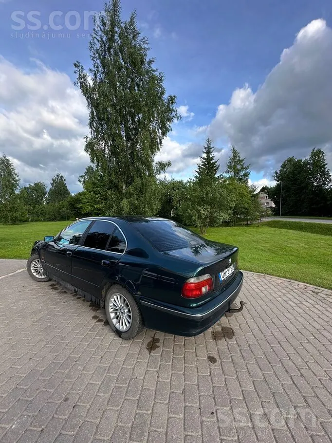 BMW 523