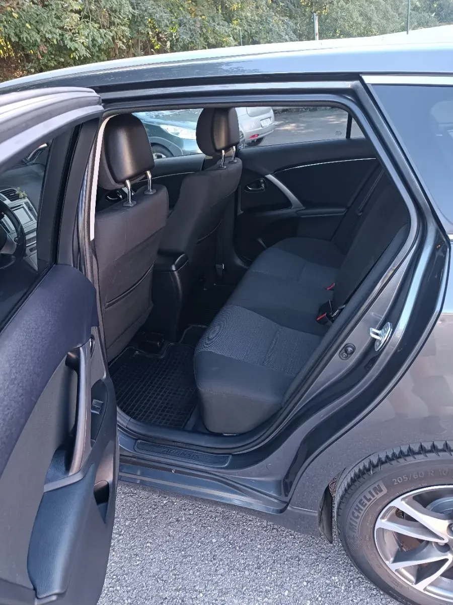 Toyota Avensis 2015 photo 3
